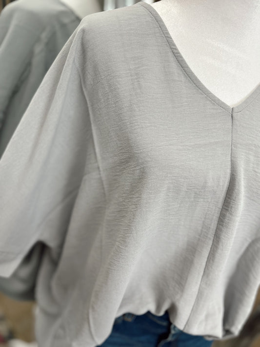 DOORBUSTER WOVEN V-NECK TOP - Lt Grey