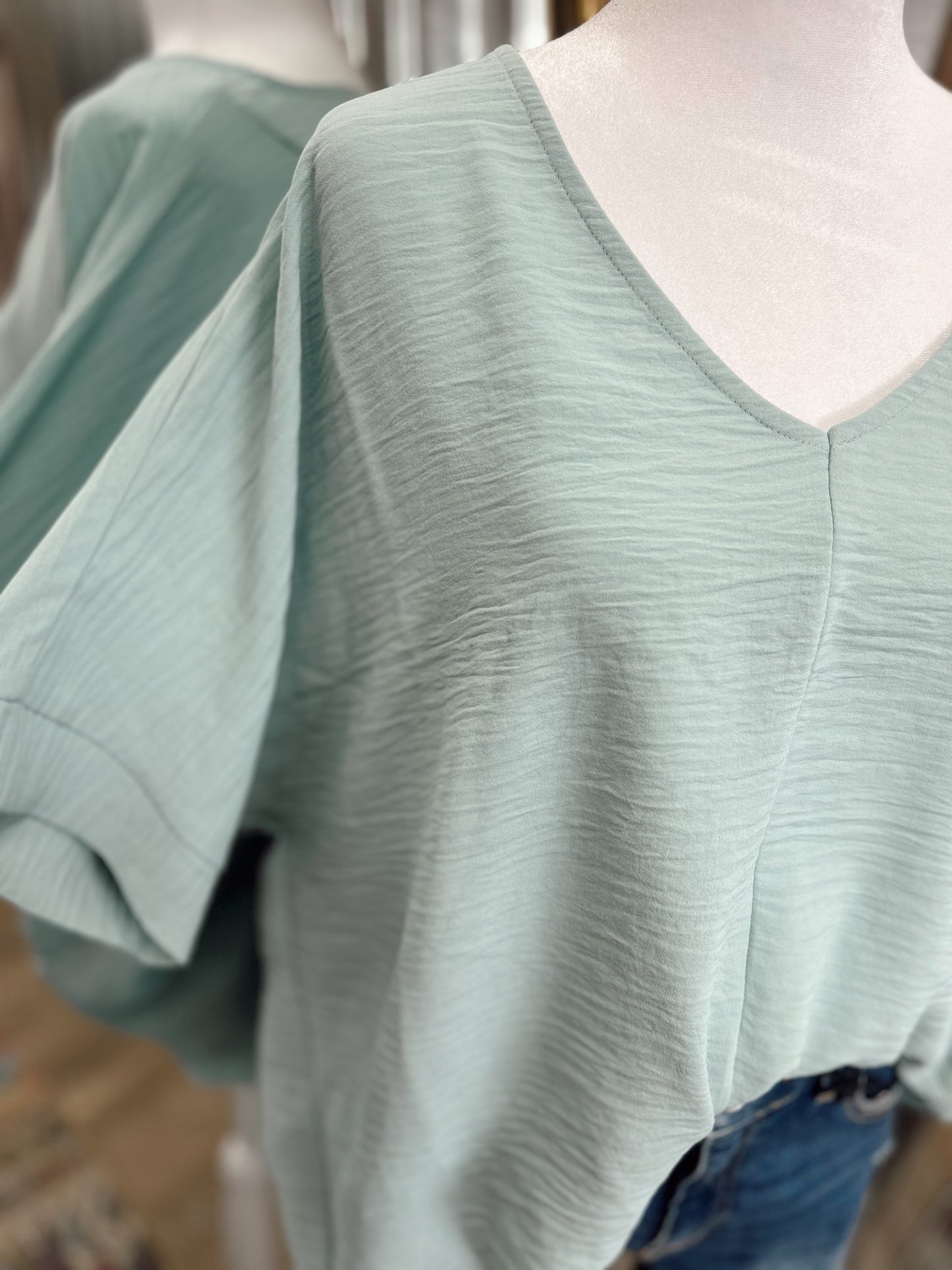 DOORBUSTER WOVEN V-NECK TOP - Sea Angel