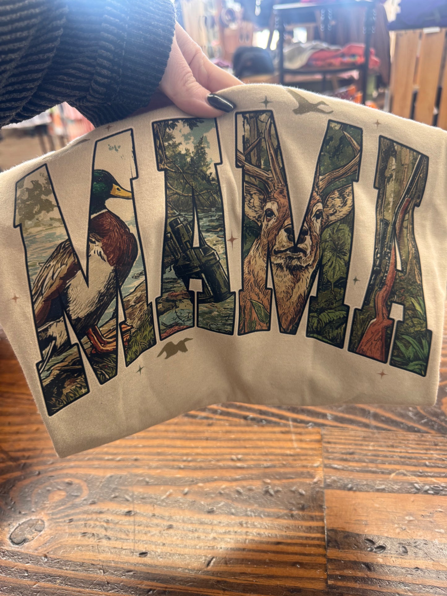 Hunting Mama Graphic Tee