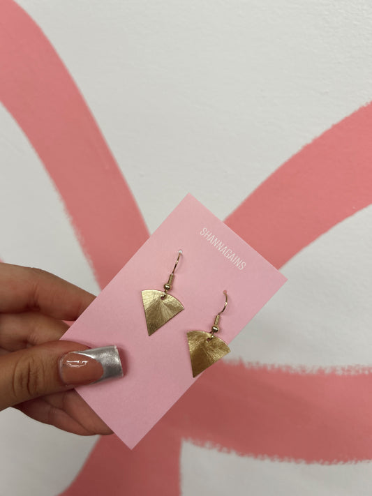 Crescent Tiny Gold Stud Earrings (21)