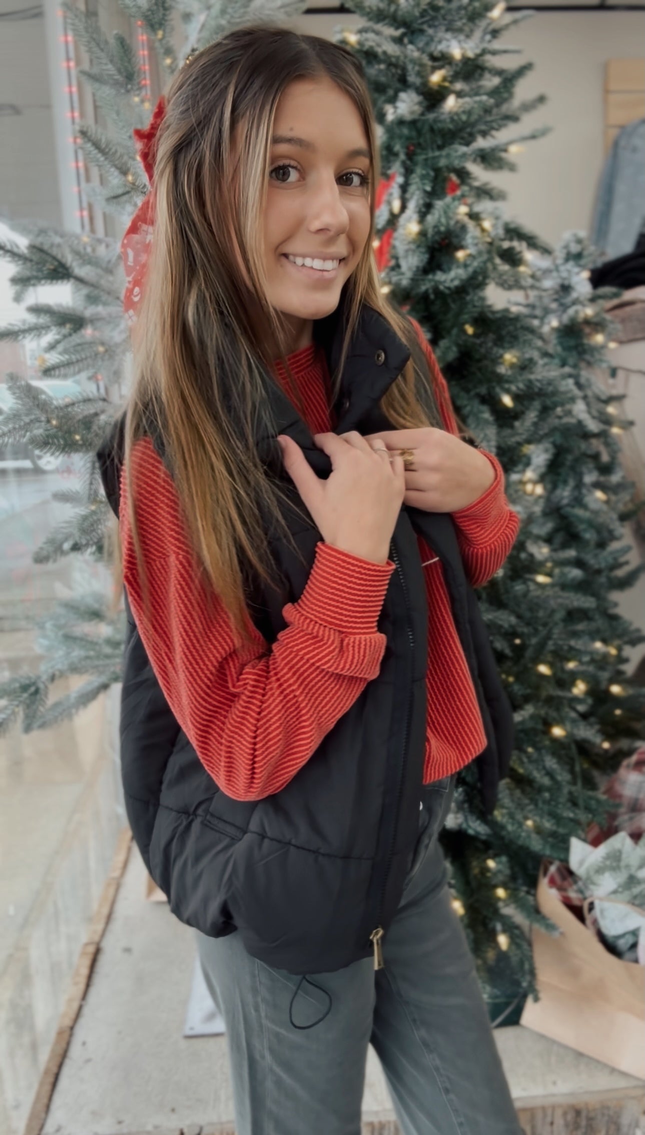 All Smiles Here Puffer Vest - Black