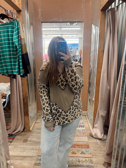 DB - Brown V-Neck Long Sleeve cheetah Top