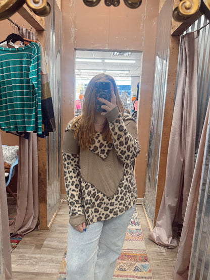 DB - Brown V-Neck Long Sleeve cheetah Top