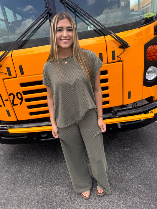 DOORBUSTER Relaxed 2 Piece Set - Olive
