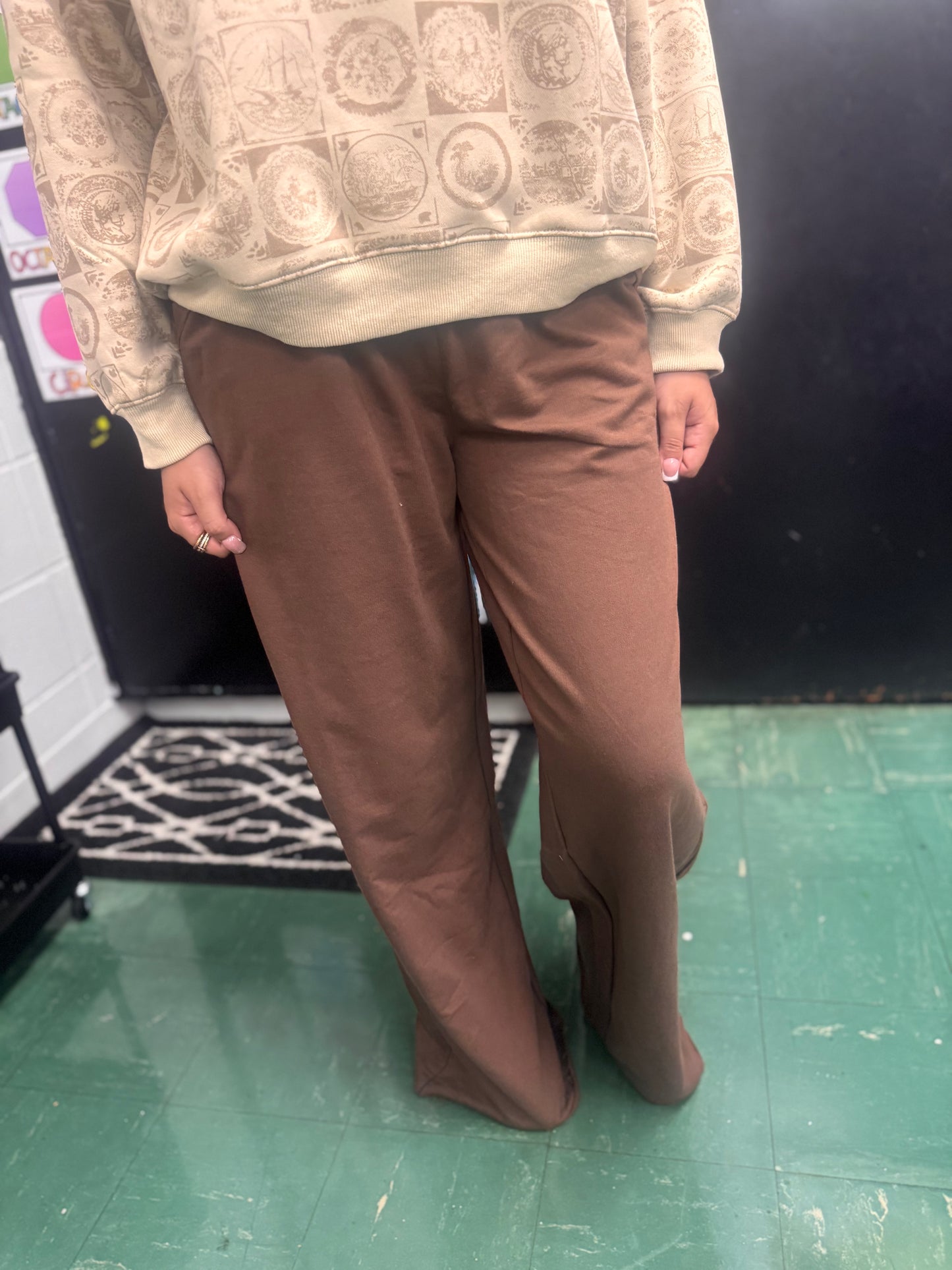 DOORBUSTER WIDE LEG SWEATPANTS - Brown