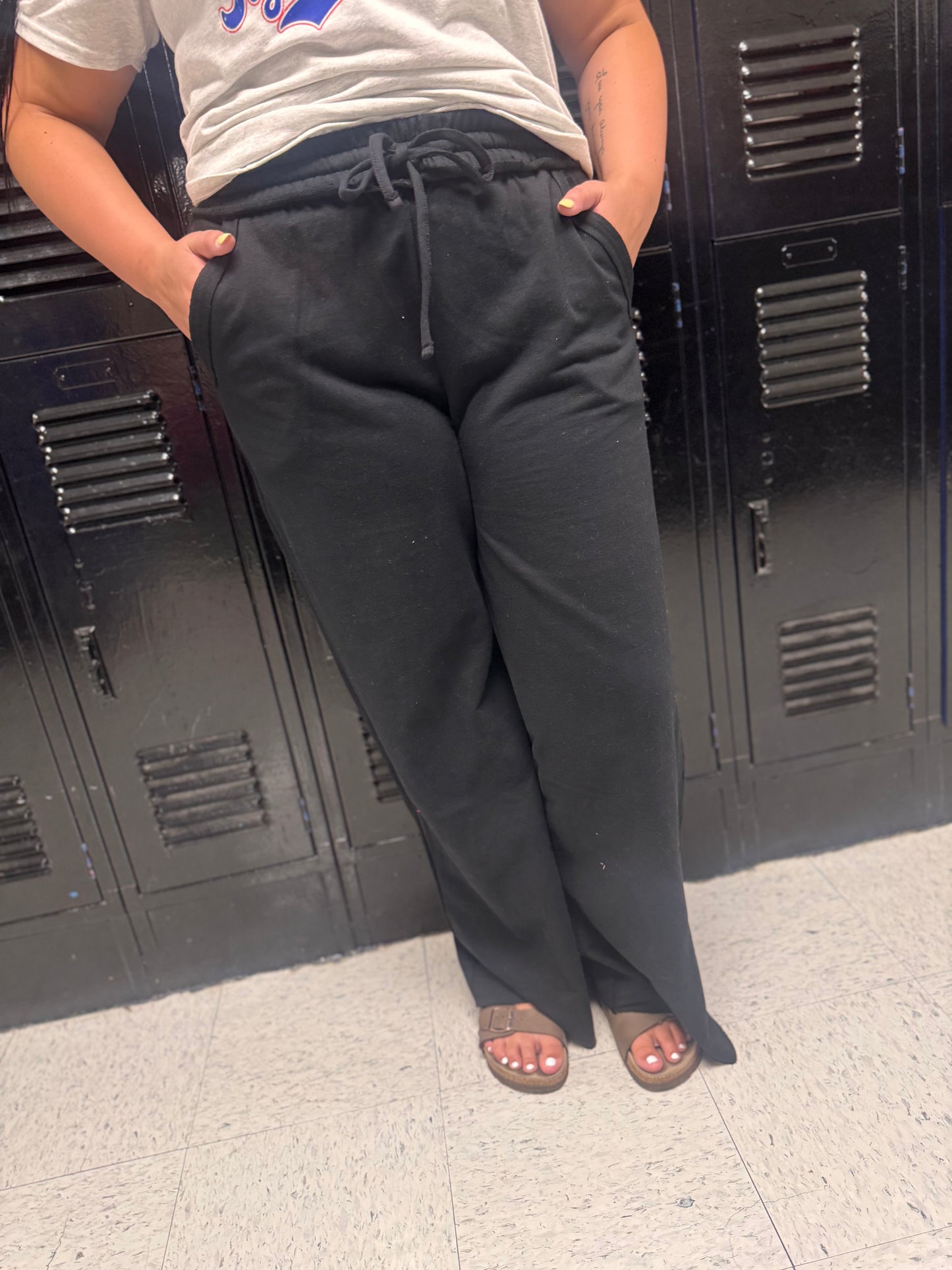 DOORBUSTER WIDE LEG SWEATPANTS - Black