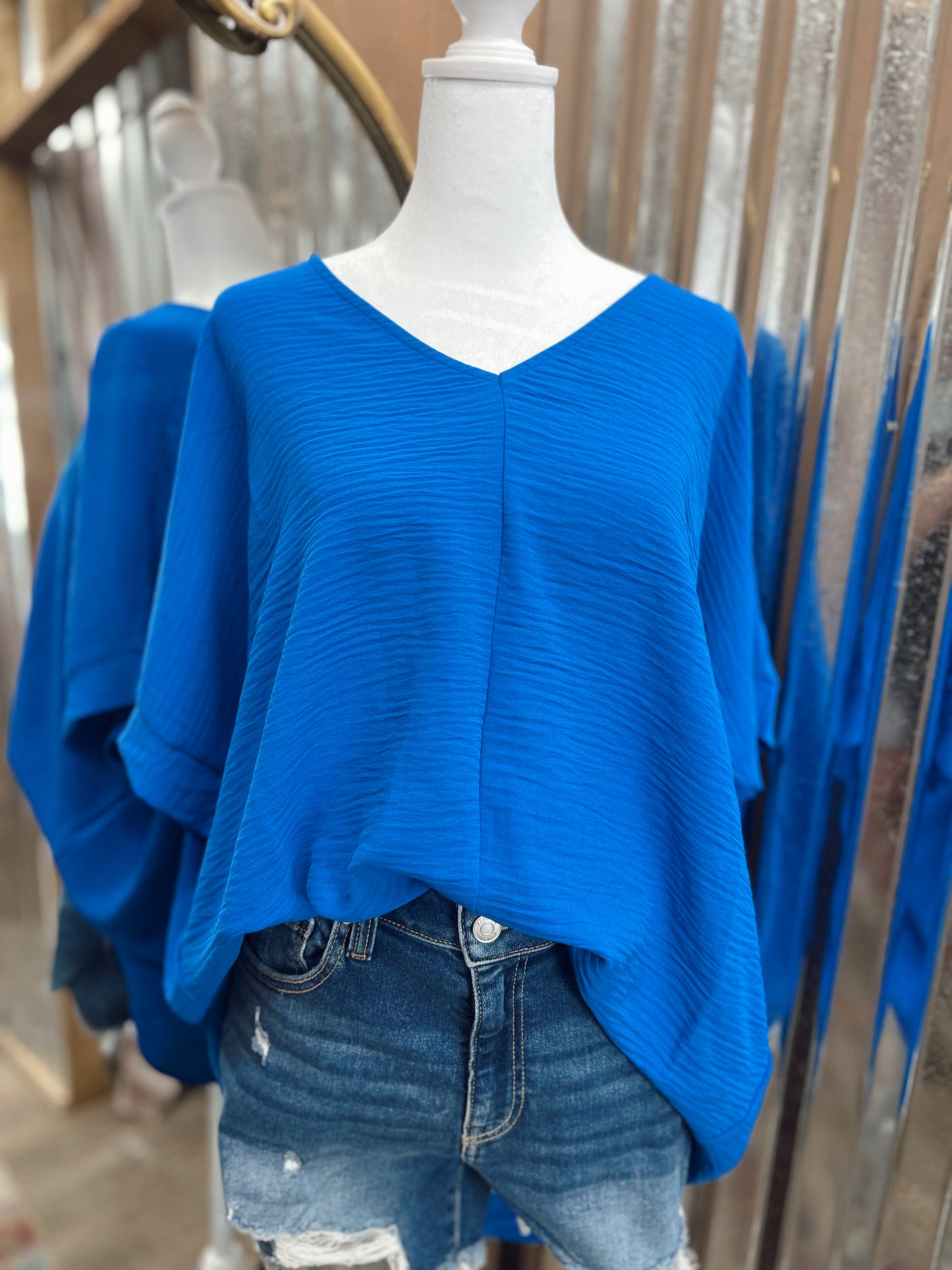 DOORBUSTER WOVEN V-NECK TOP - Ocean Blue