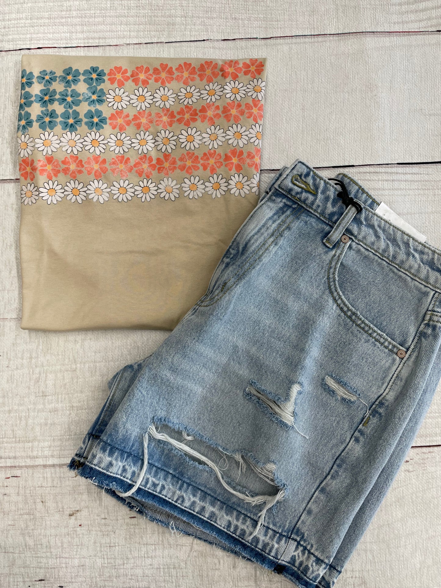 Daisy American Flag Graphic Tee