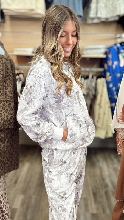 Don't Ya Girl Camo 2 Piece Sweat Set