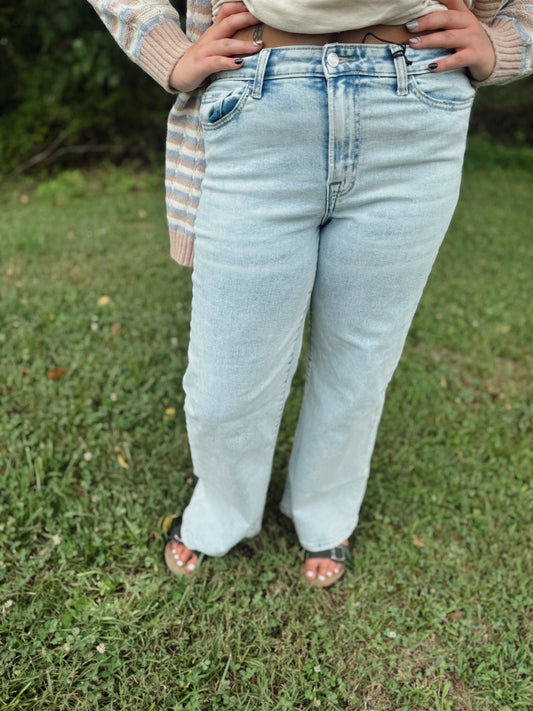 Lori Super Light Flare Jeans