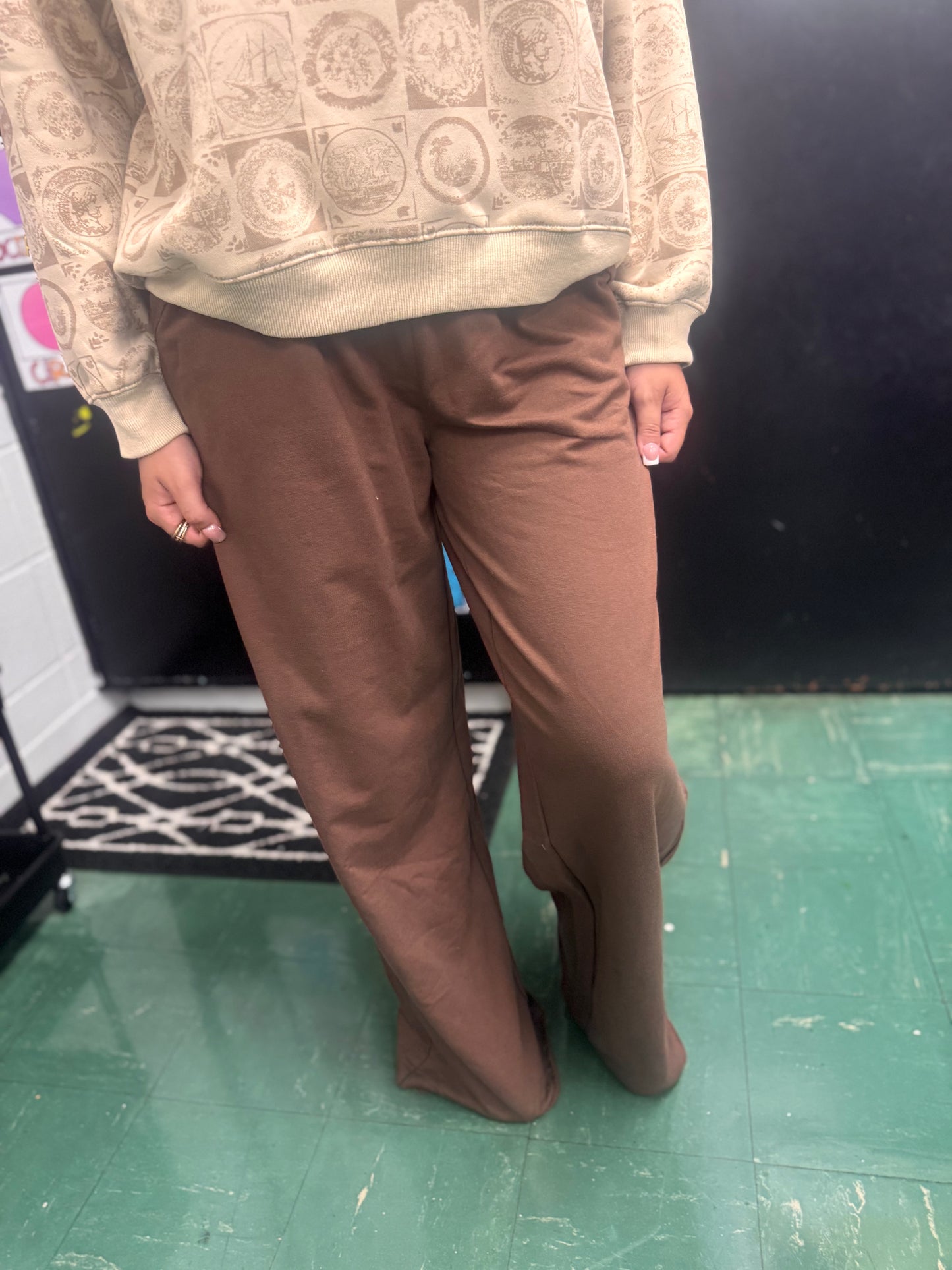 DOORBUSTER WIDE LEG SWEATPANTS - Brown