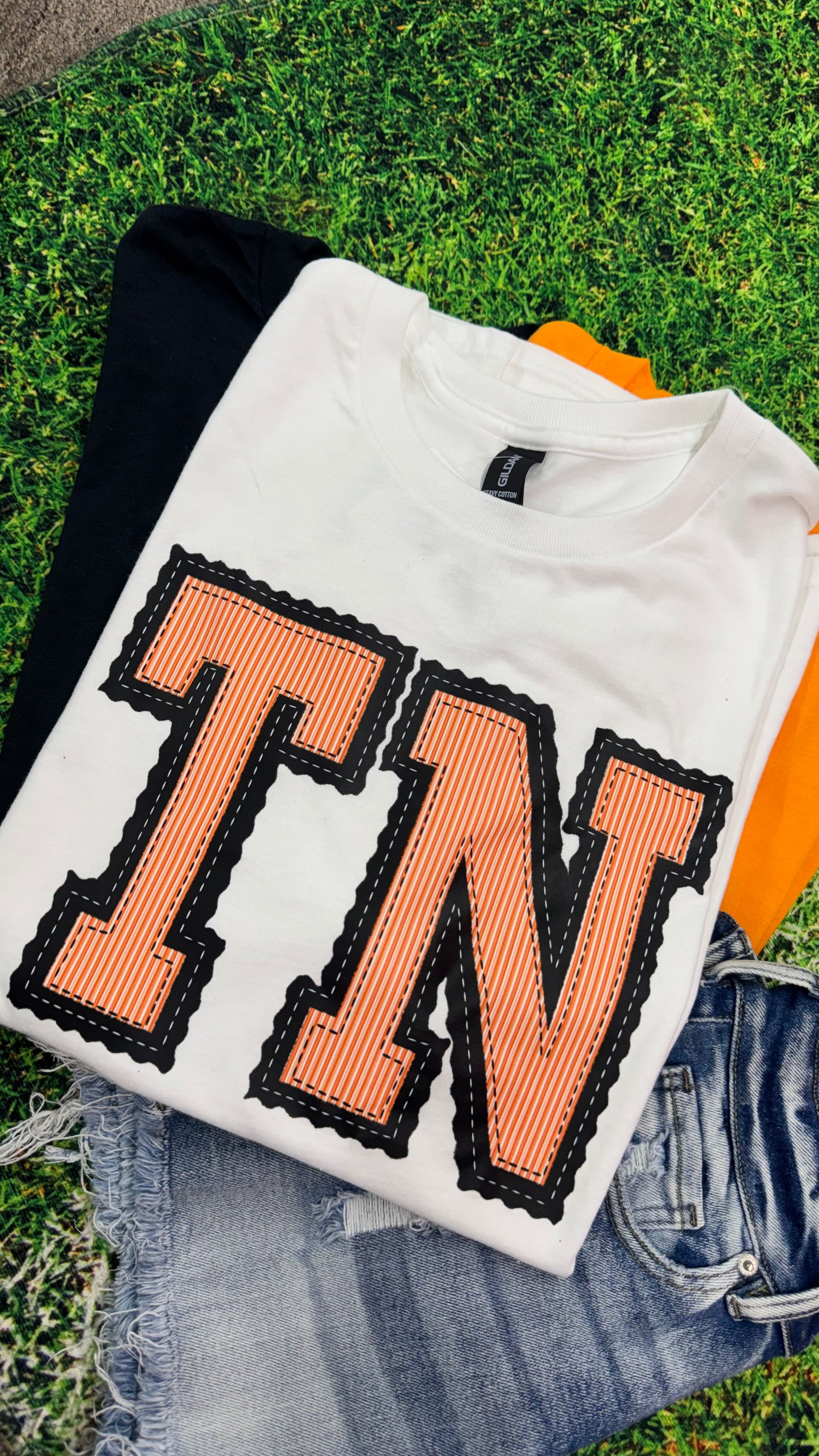 TN Ssearsucker Graphic Tee